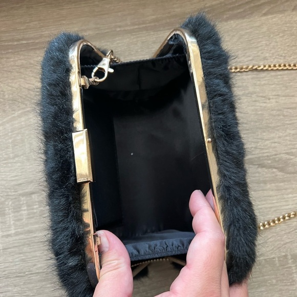 Elegant Black Faux Fur Shoulder Bag - Picture 7 of 13